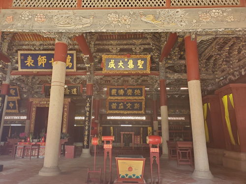 福建泉州有條特別的老街,藏有三種不同宗教寺院,千年來相安無事