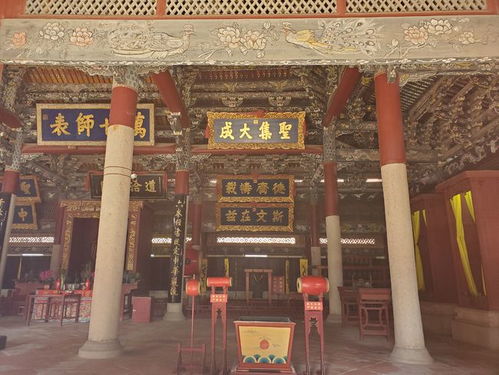 福建泉州有條特別的老街,藏有三種不同宗教寺院,千年來相安無事